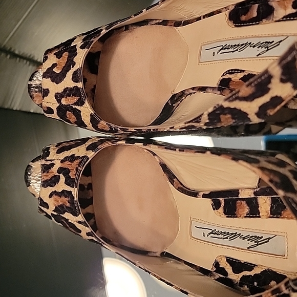 INC BRIAN ATWOOD snakeskin sandals.5in heel, sz 38.5 Like A new - Picture 7 of 11